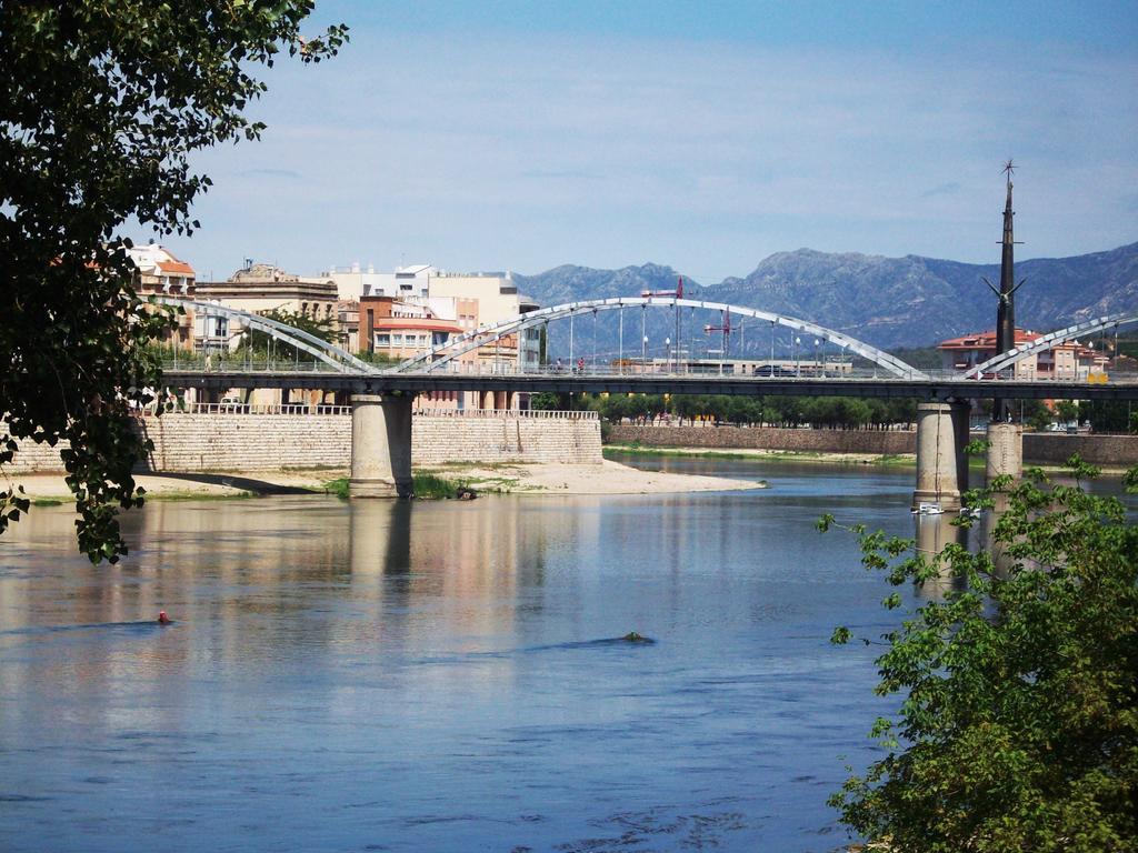 River Ebro Holidays Tivenys Ngoại thất bức ảnh